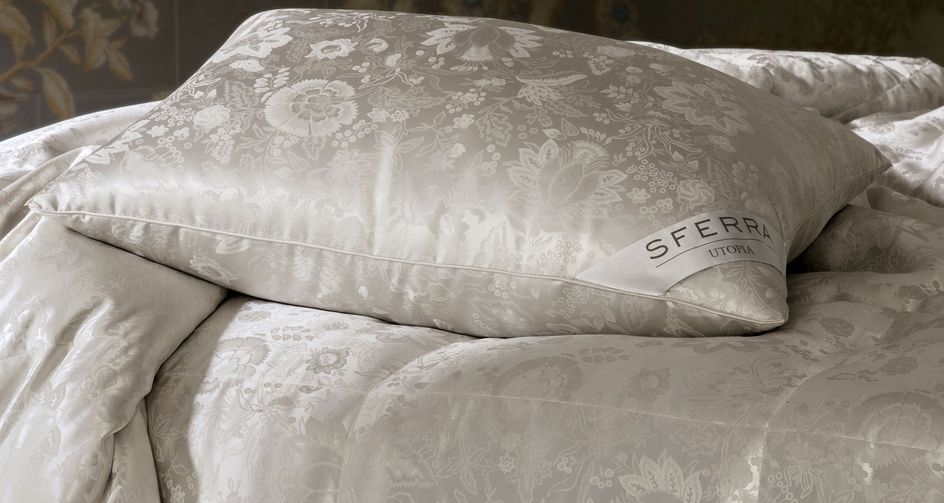 Luxury Soft Pillows & Pillow Protectors