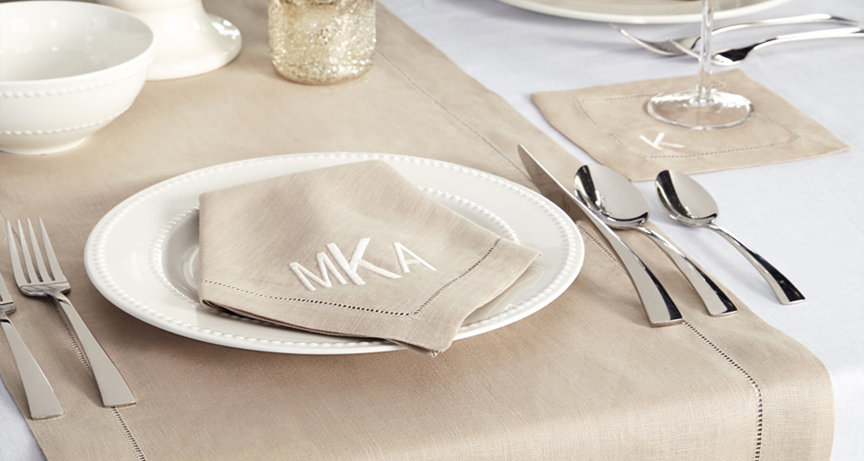 Table Monogrames Monogrammed Tablecloths, Placemats, Runners & Napkins | SFERRA