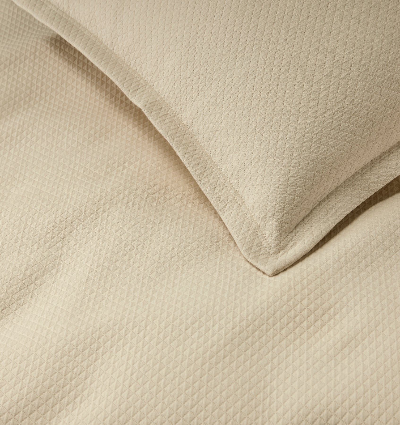 Rombo Coverlet - Luxury Cotton Bedspread | SFERRA