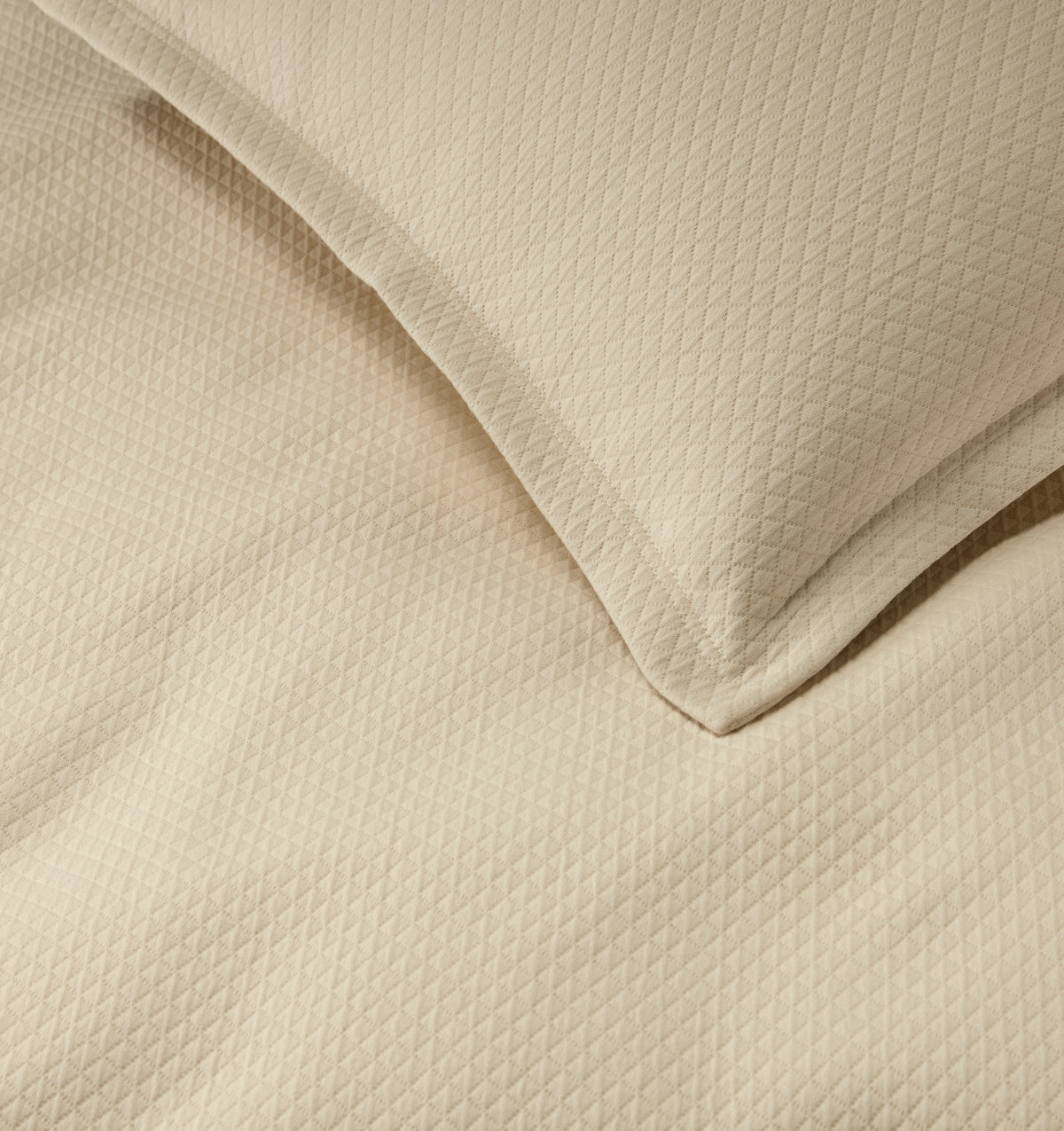 Rombo Coverlet Luxury Piecedyed Piqué Matelassé Bedding SFERRA