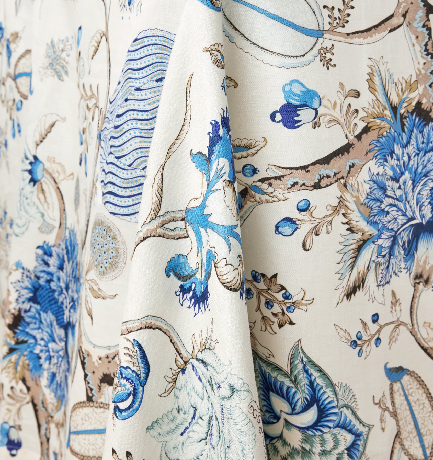 Pondicherry Tablecloth - Luxury Tablecloth | SFERRA