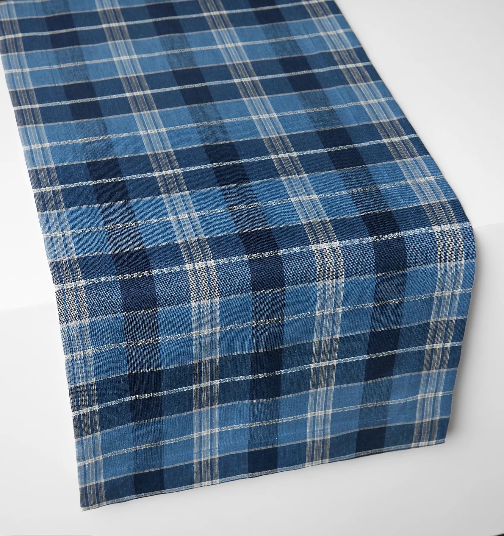 Cadet/Navy Masseria table runner on white table