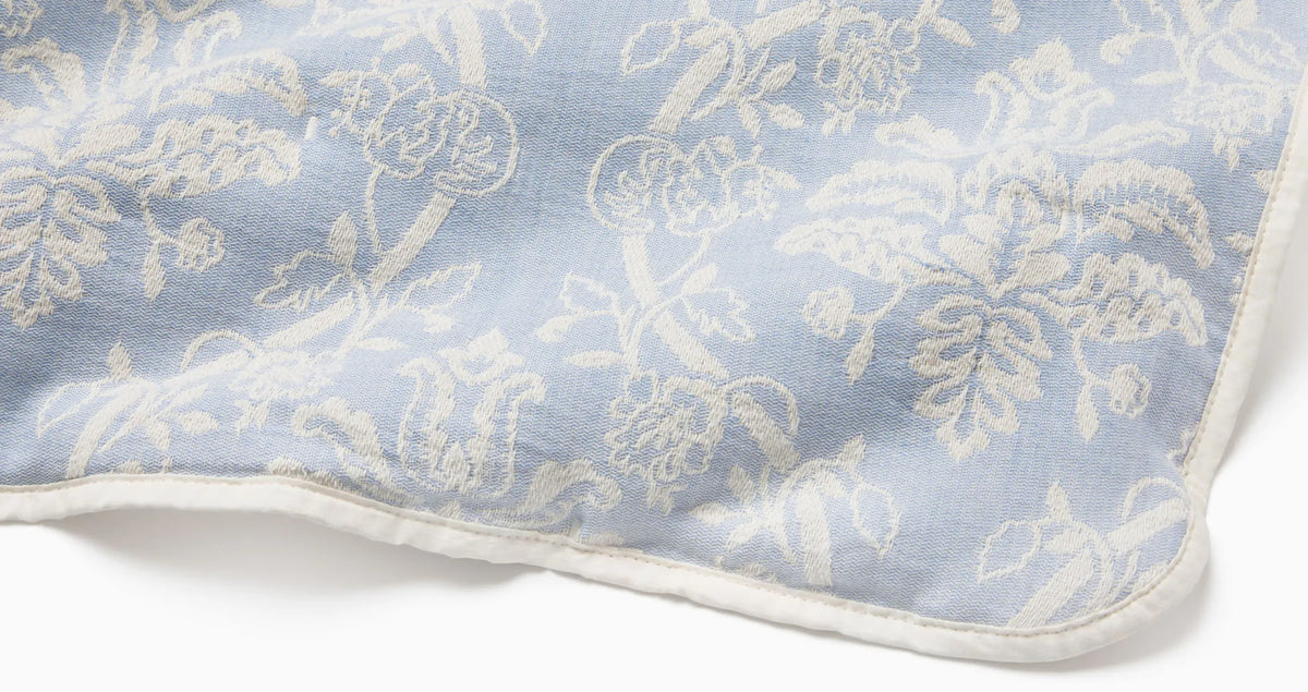 Isabella ivory/ea quilt corner close up