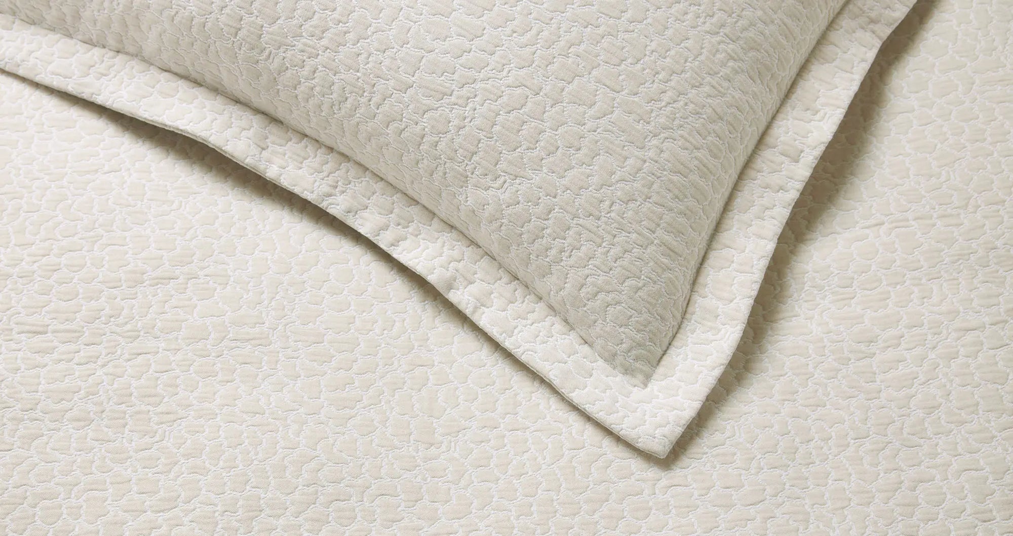 SFERRA x Scalamandre Aurelia coverlet and sham