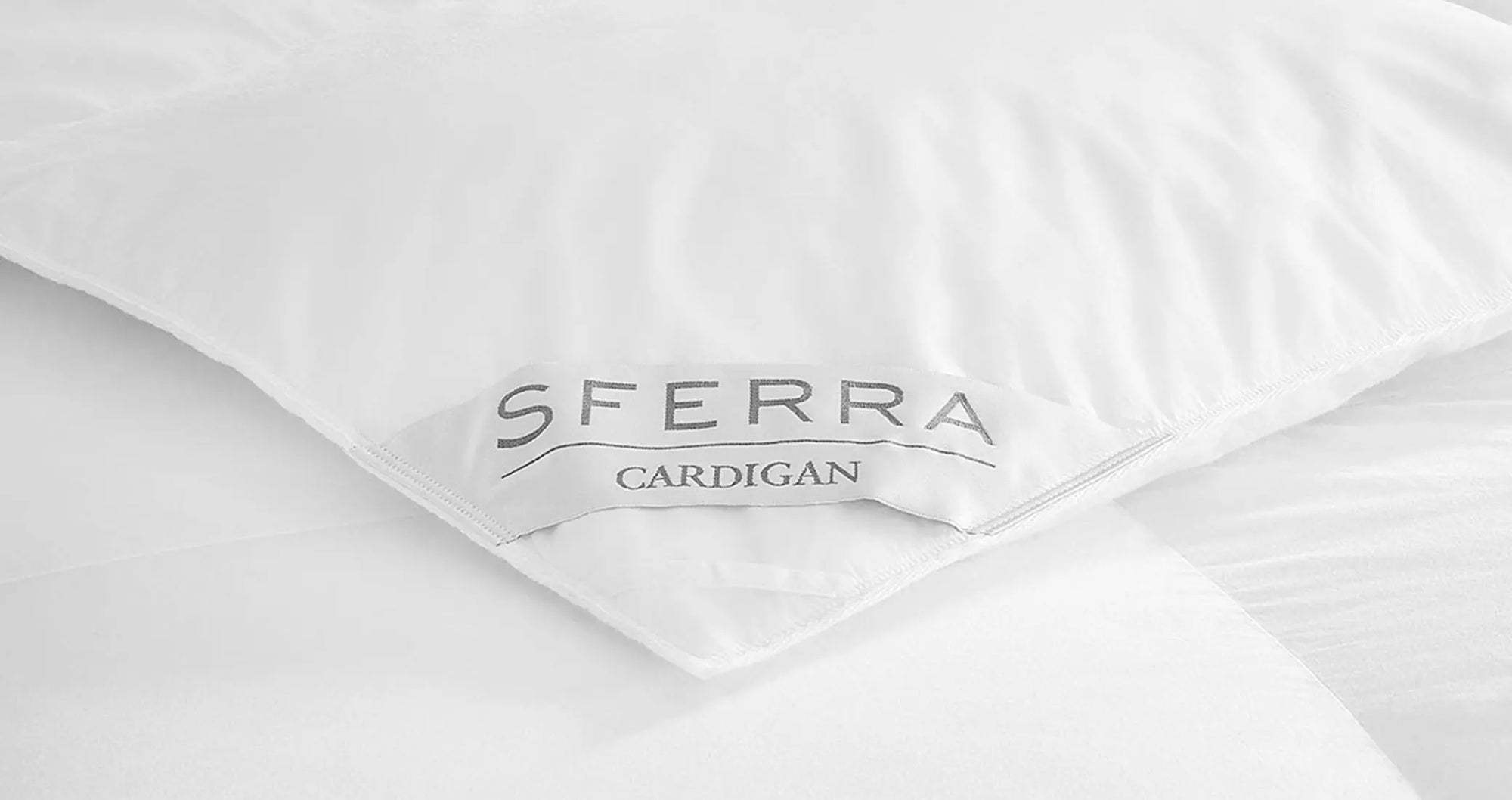 Cardigan down duvet folded. 