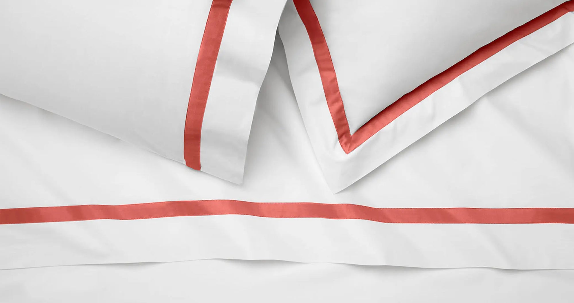 Estate white/persimmon flat sheet, pillowcase and sham