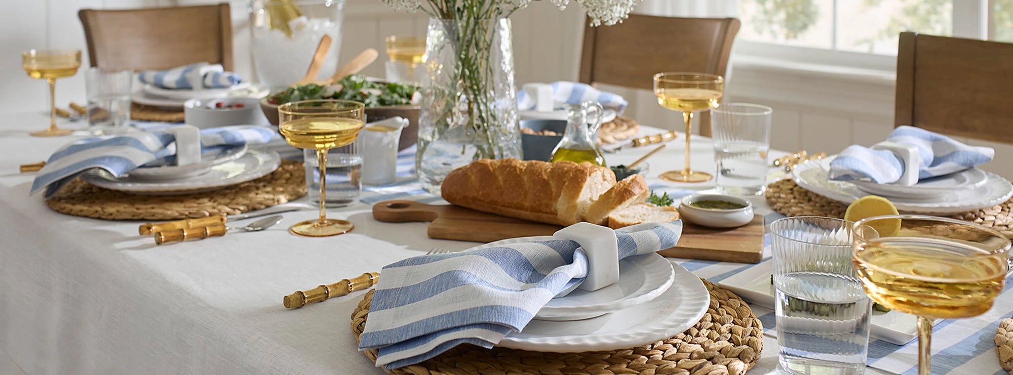 Stramare dinner napkins in white/ocean