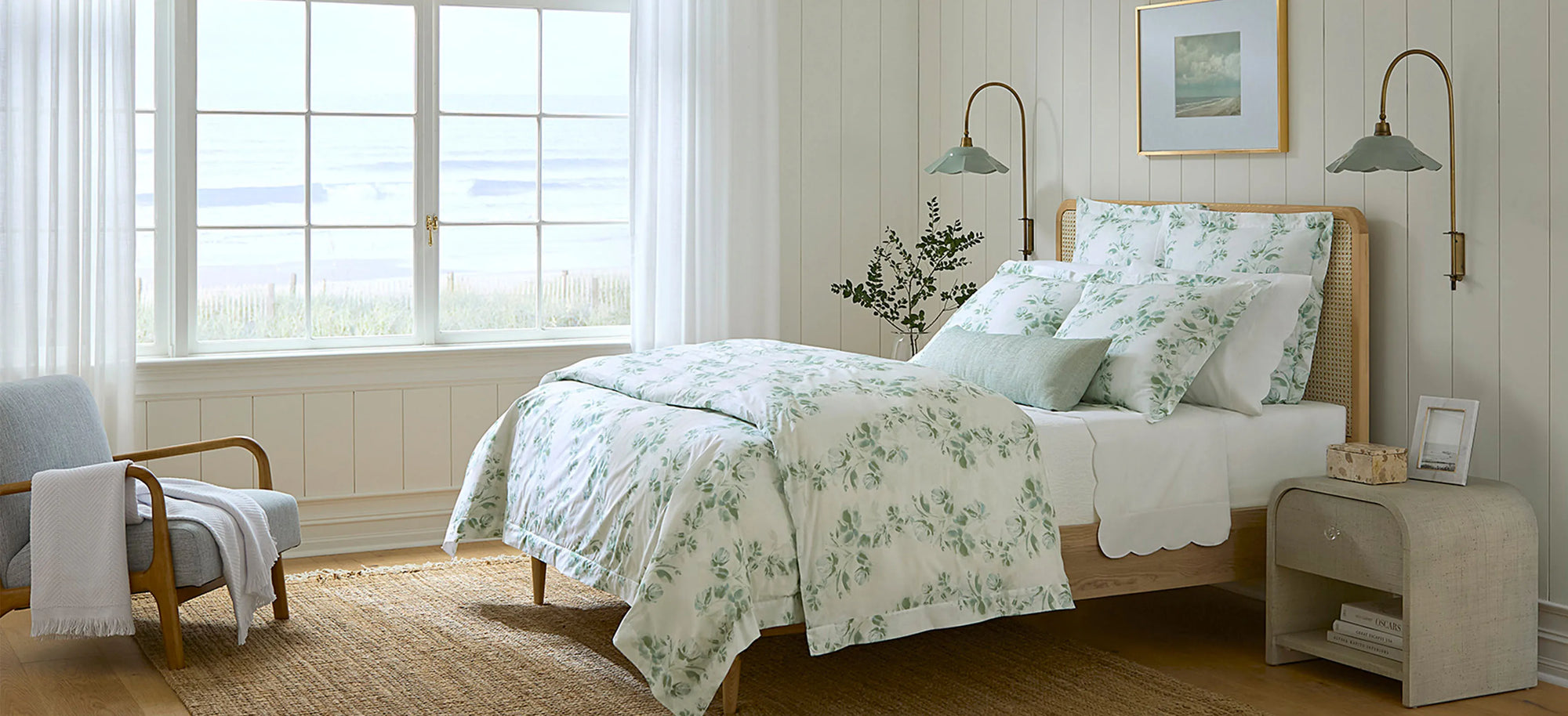 Rosa bed with Calsetta decorative pillow