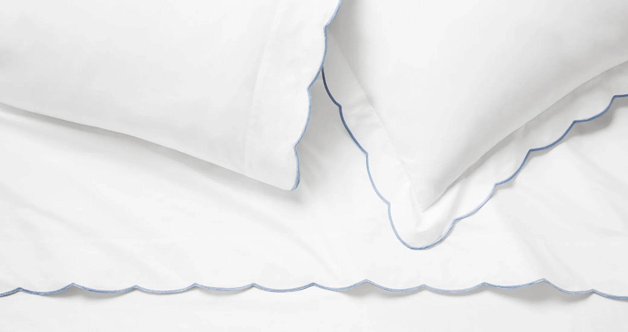 Limana Pillowcase, sham and flat sheet in white/sea
