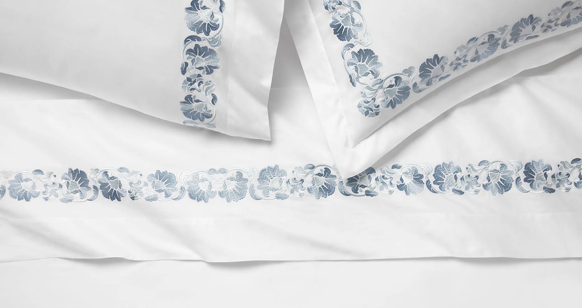 Tralicio white/sea flat sheet, pillow and sham