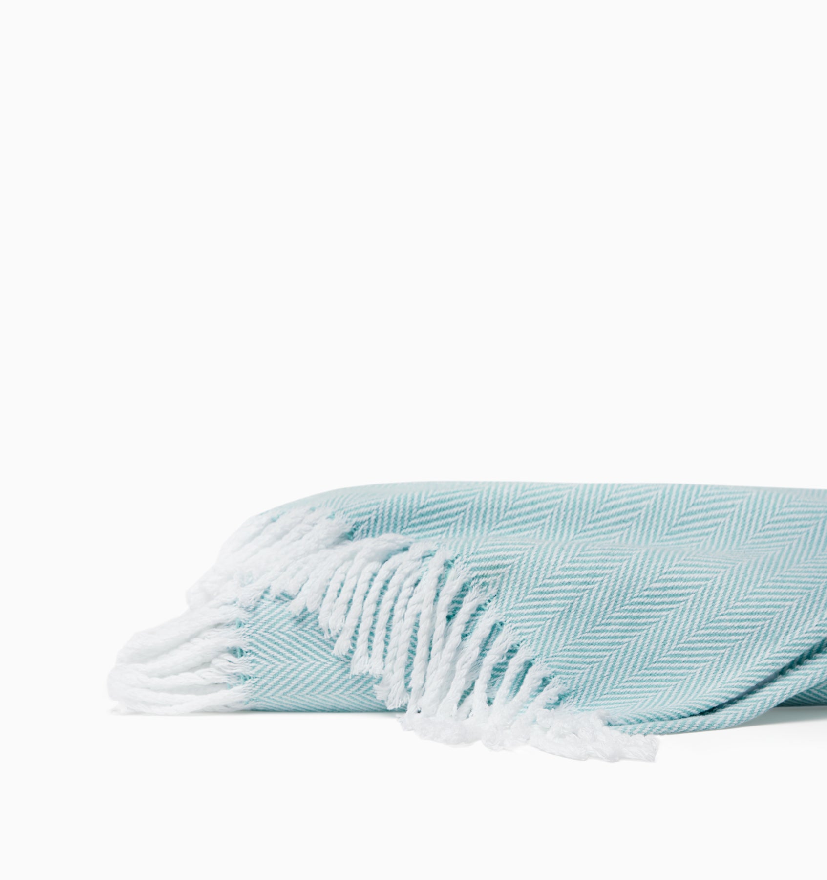 Celine throw white/aqua folded