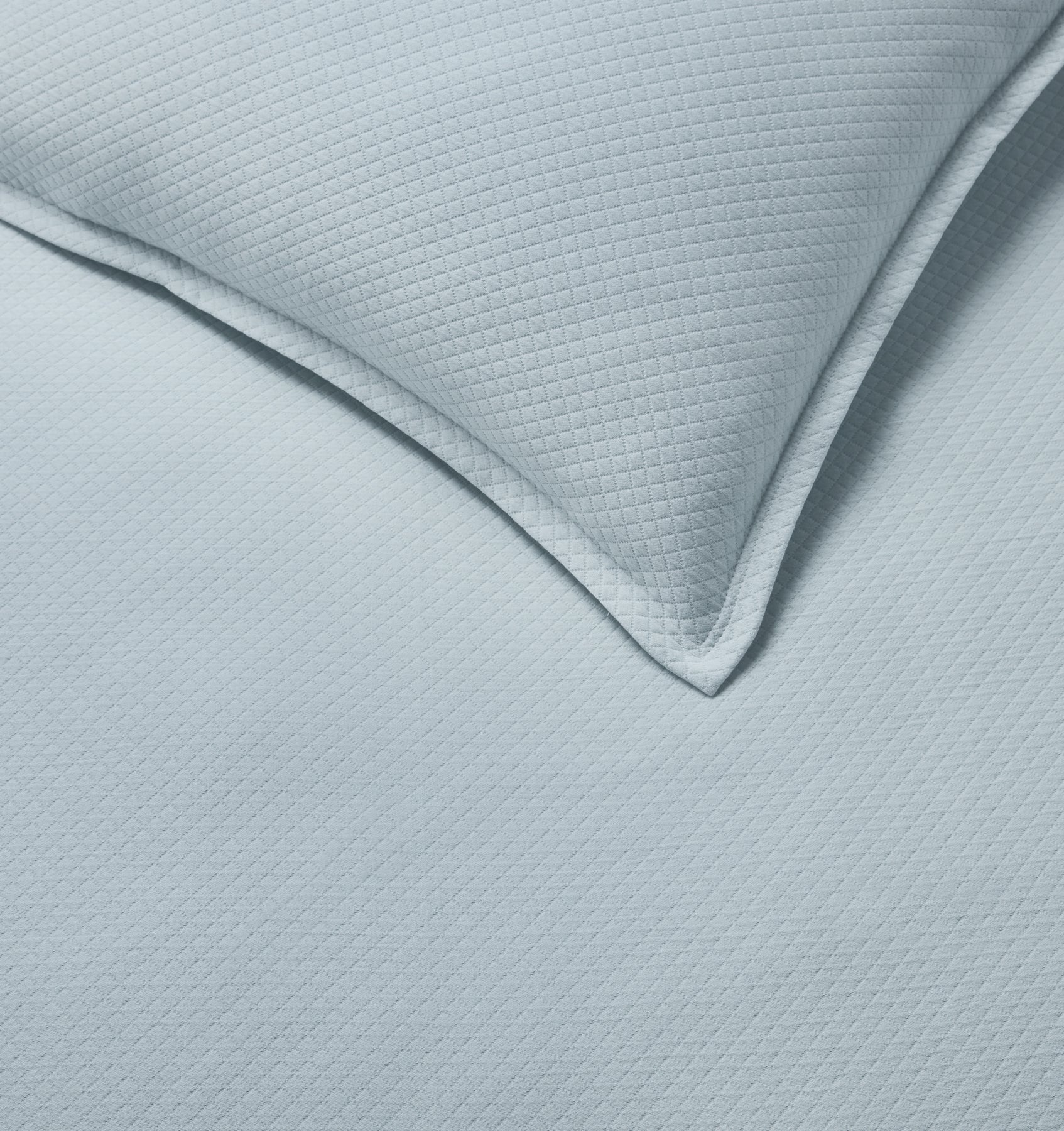 Poolside Rombo coverlet and sham 