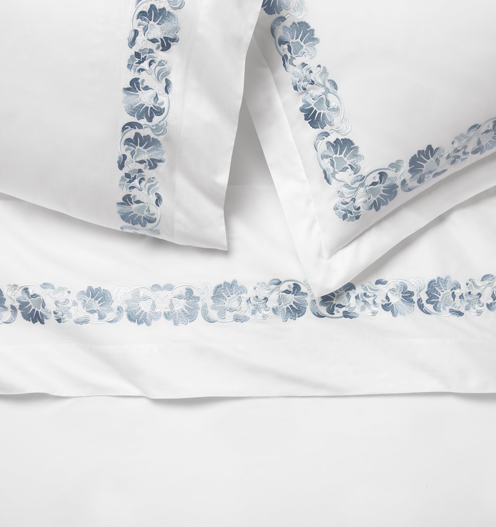Tralico white/sea sham, pillowcase and flat sheet