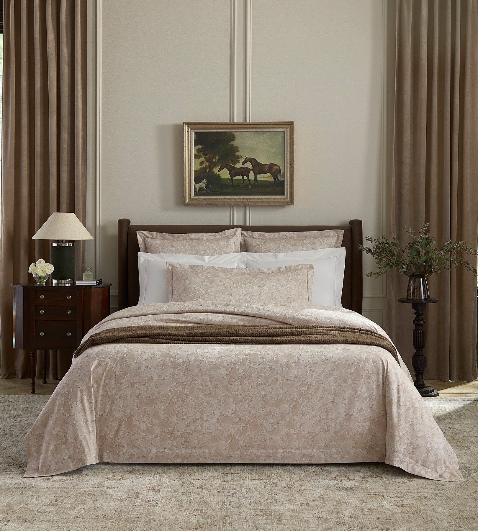 Altea full bed paired with SFERRA Giza 45 Sateen
