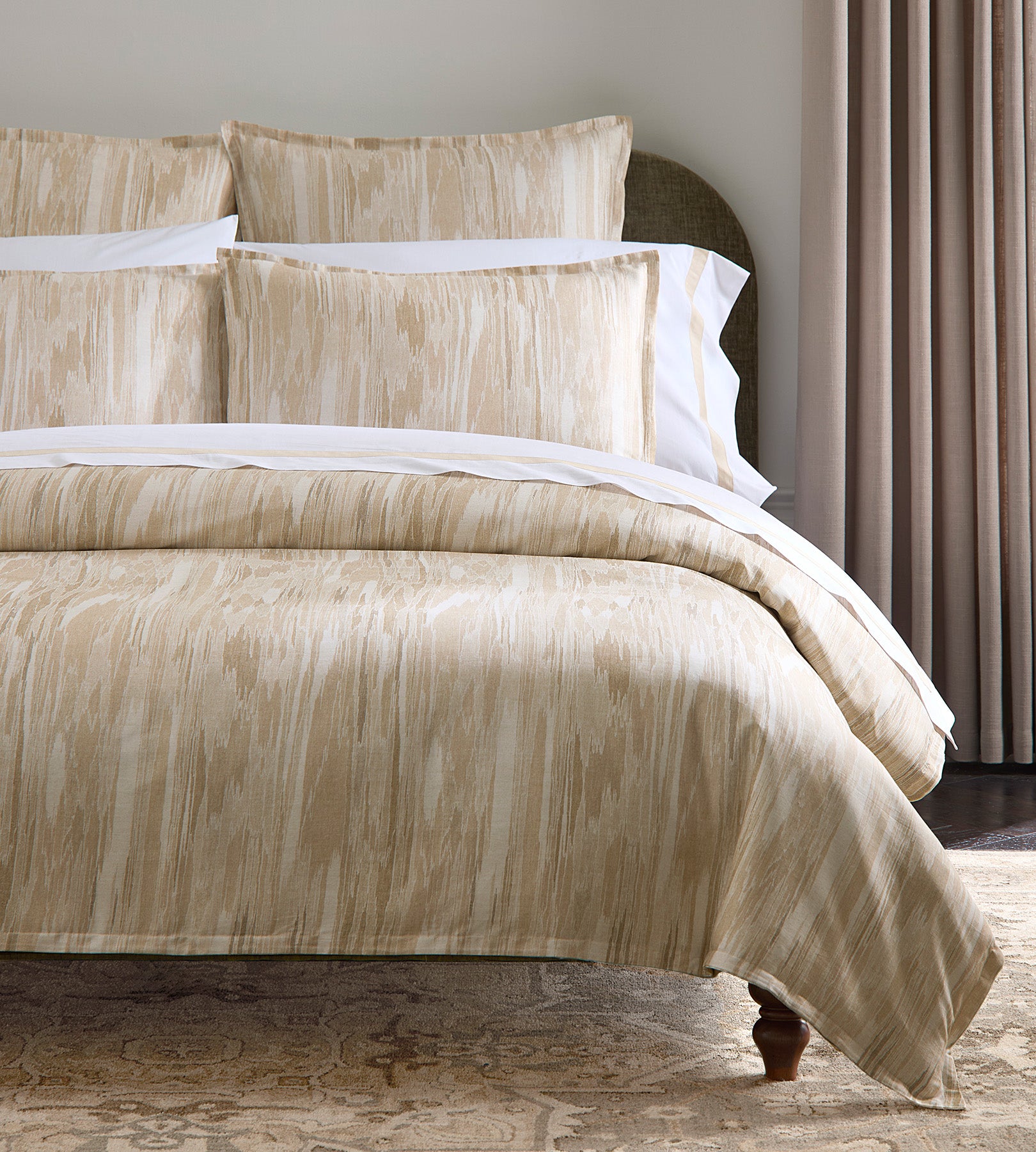 Brina duvet cover corner crop