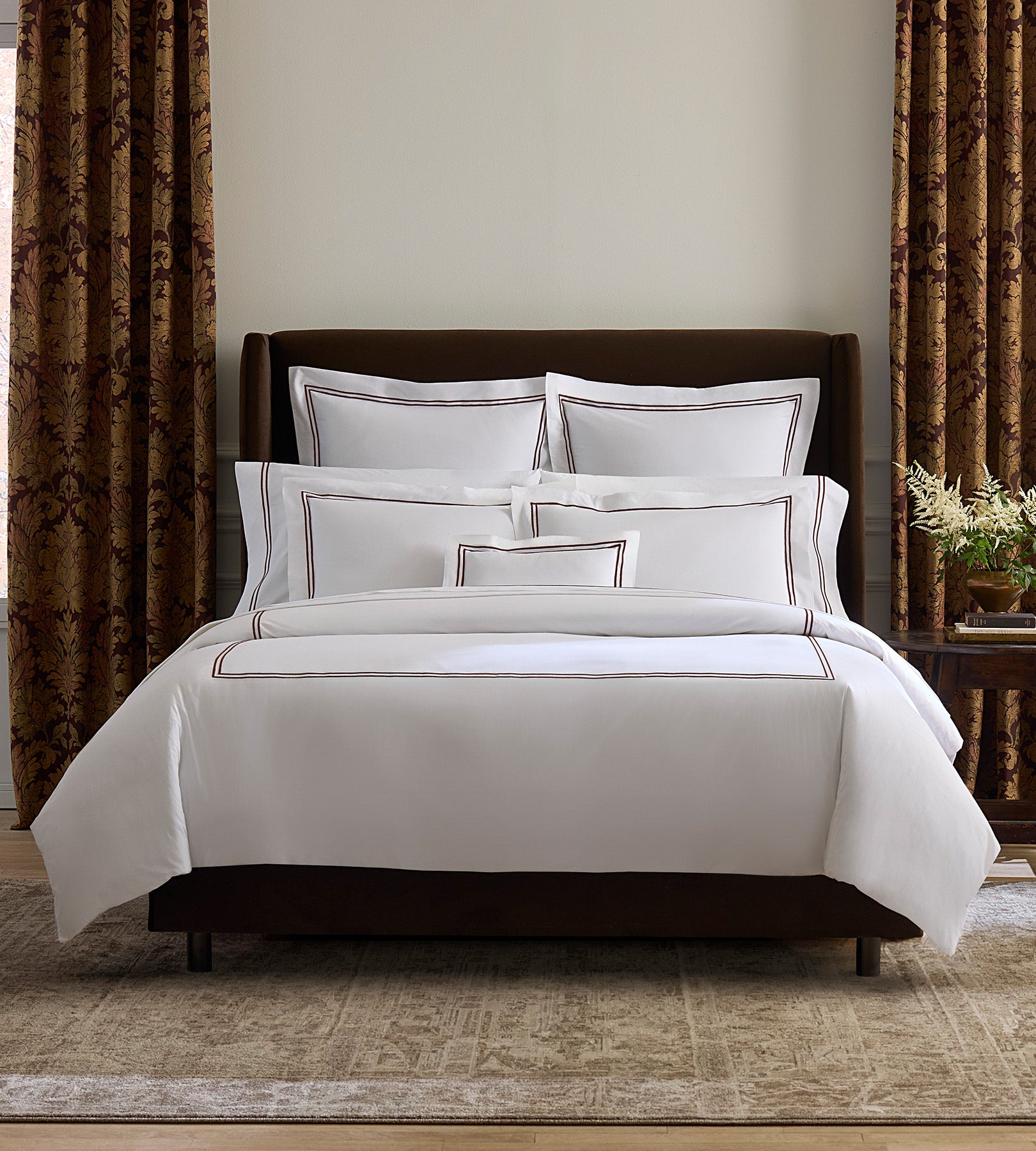 Grande Hotel white/mocha full bed