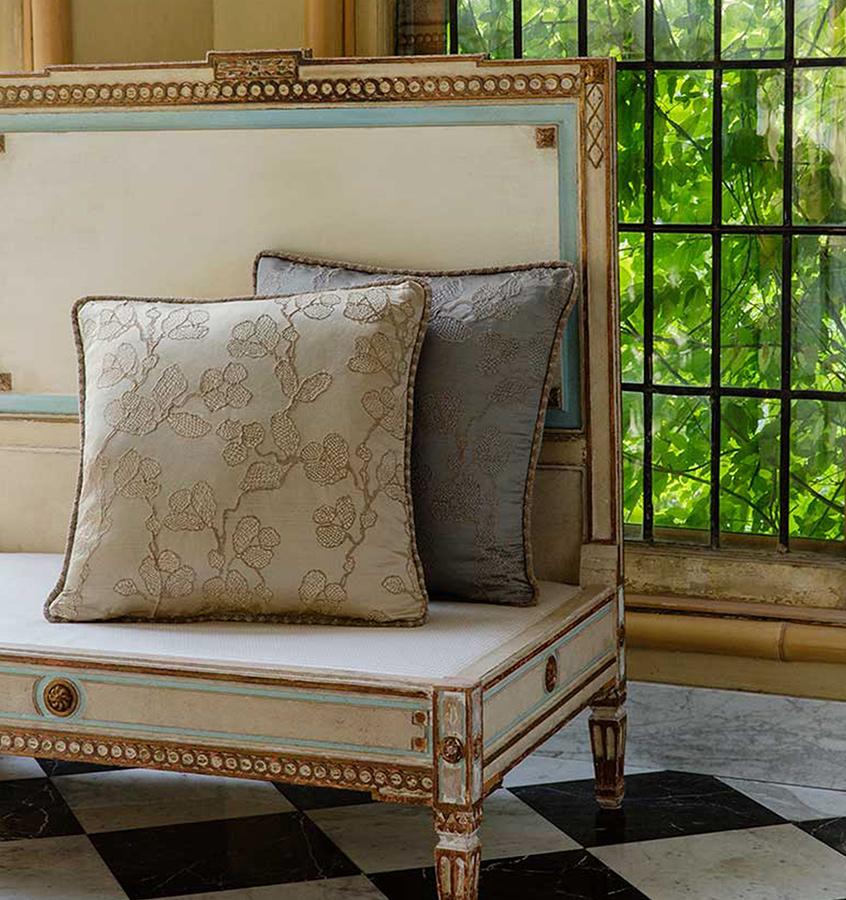 SFERRA's elegant Silvano jacquard pillow is woven with a sleek glimmer. 
